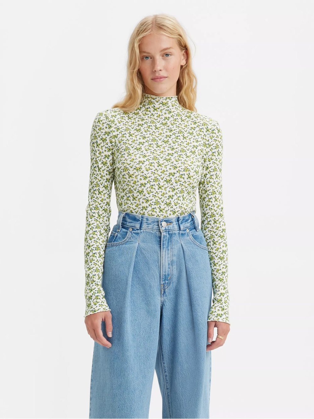 NWOT Levi’s Flora Mock Neck Top